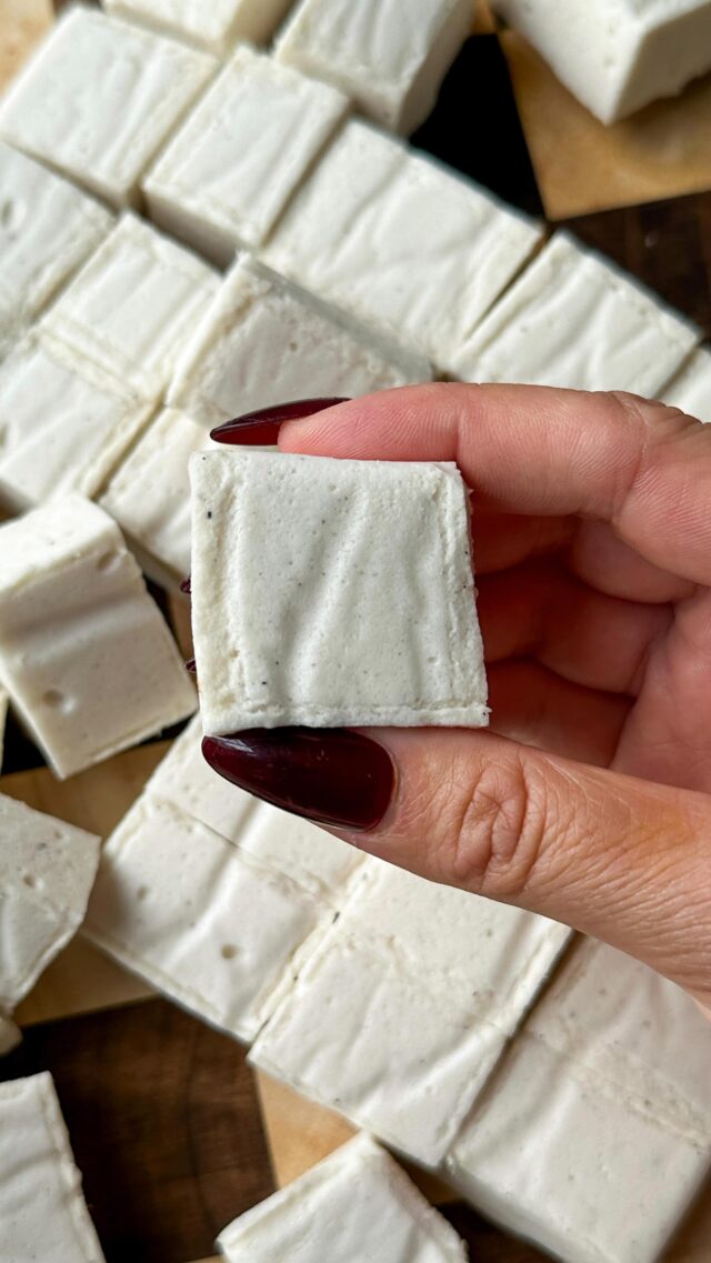 The easiest homemade Healthy Collagen Marshmallows 🤌🏻🤌🏻

Full recipe is in the link in my bio (just press “click for the recipe”) or comment recipe and I’ll dm you the link ✨

Inspired by @danishealthyeats Matcha Marshmallows 🫶

#HealthyDessert #GuiltFreeTreats #HighProteinDessert #HealthyBaking #LowCalorieTreats #BetterForYouDesserts #EliyaEats #SweetButHealthy #HealthyIndulgence #FoodThatFeelsGood #FoodieFuel #HealthyFoodPorn #HealthySnackIdeas #YummyButHealthy #ProteinSnackTime #healthymarshmallows #collagenmarshmallows #homemademarshmallows