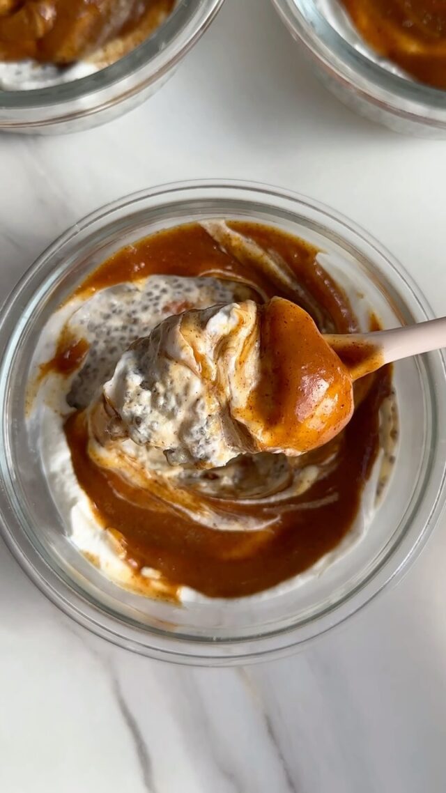 Sticky Date Chia Seed Pudding, my go to breakfast atm 😩🤌🏻 no protein powder with 24g protein & 11g fibre ✨

Recipe (makes 4 serves):
- 80g Medjool dates 
- 400g yogurt - I use vanilla or salted caramel from @yoproau 
- 200g plain kefir (completely optional!!! Can sub for any milk) - I just love the tanginess and gut health benefits of kefir 
- Dash of salt 
- 4 heaped tbsp chia seeds (80g) - 1 tbsp per bowl

Topping:
-200g yogurt (divided onto each serve) 
Toffee sauce:
- 70g almond butter
- 30g honey or maple syrup
- 1-2 tbsp milk (I use soy)
- Microwave for 30 seconds 

1. Soak medjool dates for 5 mins in hot water, drain majority of the water (I like to leave some in the mix) 
2. Blend with yogurt, kefir and salt
3. Evenly divide into 4 bowls
4. Add 1 heaped tbsp chia seeds into each bowl, mix and refrigerate for 1-2 hours minimum, I like overnight 
5. Top with 50g yogurt per bowl, and evenly divide the “toffee” sauce on top
6. Sprinkle with a dash of salt and keep refrigerated for 4-5 days 

Macros per serve (4):
Calories: 400
Protein: 24g 
Fibre: 11g 
Carbs: 32g 
Fat: 17g 

#chiaseed #chiaseedpudding #HighProteinDessert #HealthyBaking #LowCalorieTreats #BetterForYouDesserts #EliyaEats #SweetButHealthy #HealthyIndulgence #FoodThatFeelsGood #FoodieFuel #HealthySnackIdeas #healthybreakfast #breakfastrecipes